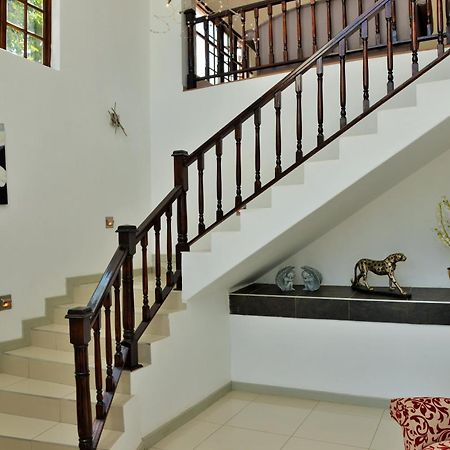 Indlovukazi Guesthouse Hartbeespoort Bagian luar foto