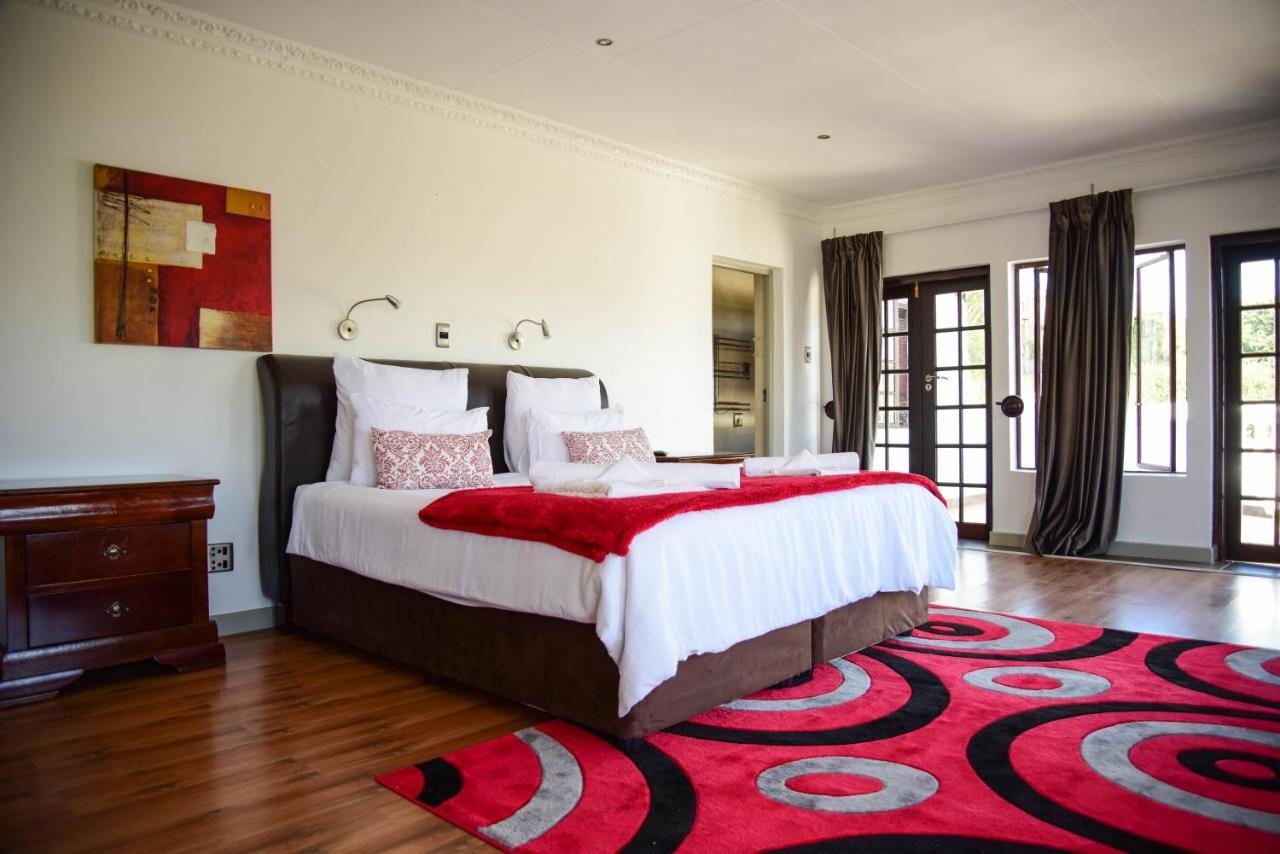 Indlovukazi Guesthouse Hartbeespoort Bagian luar foto