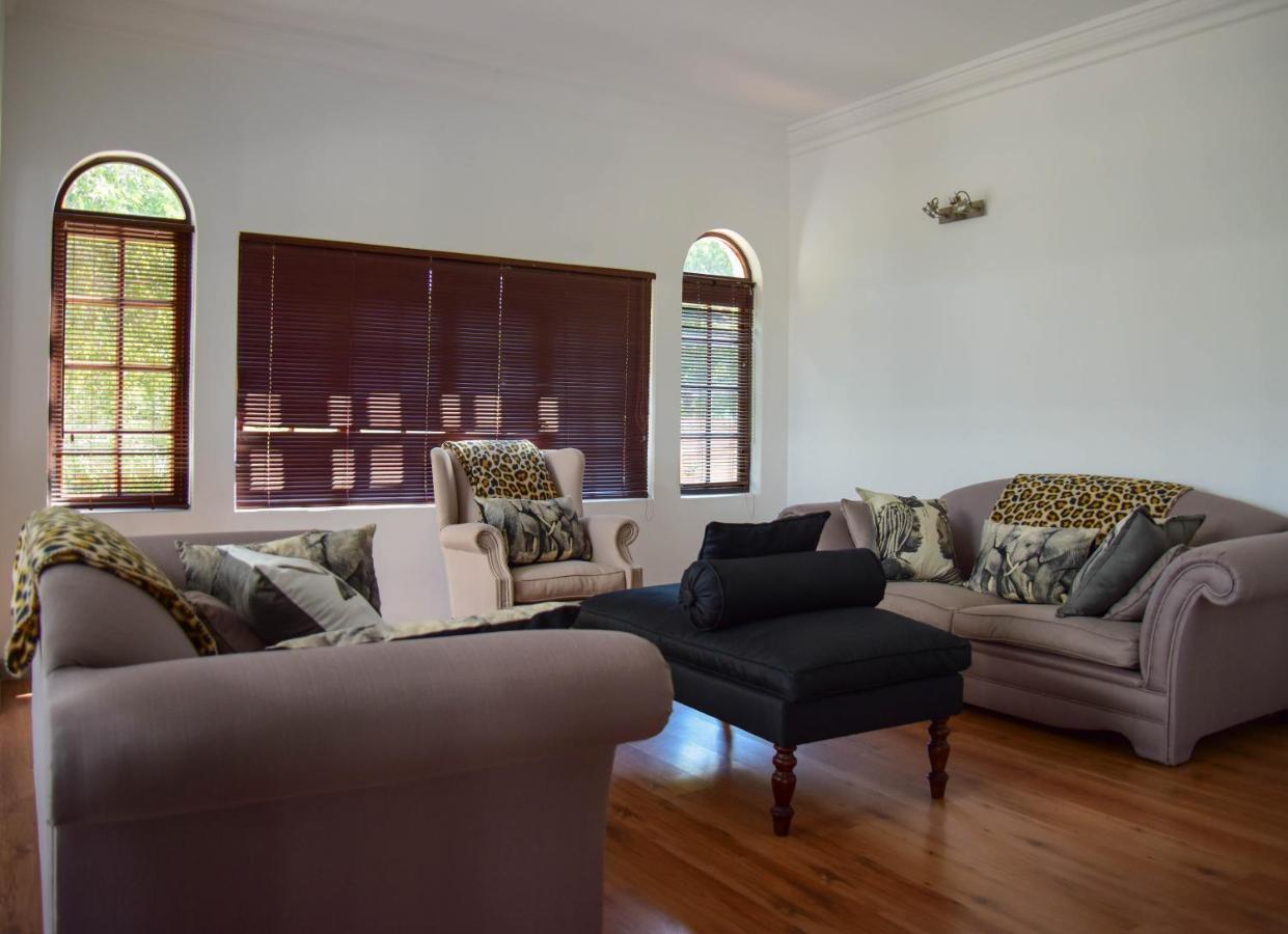 Indlovukazi Guesthouse Hartbeespoort Bagian luar foto