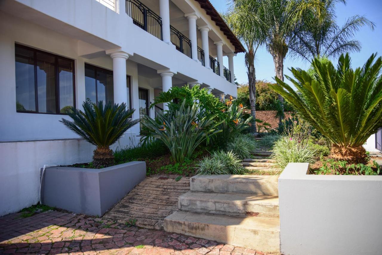 Indlovukazi Guesthouse Hartbeespoort Bagian luar foto