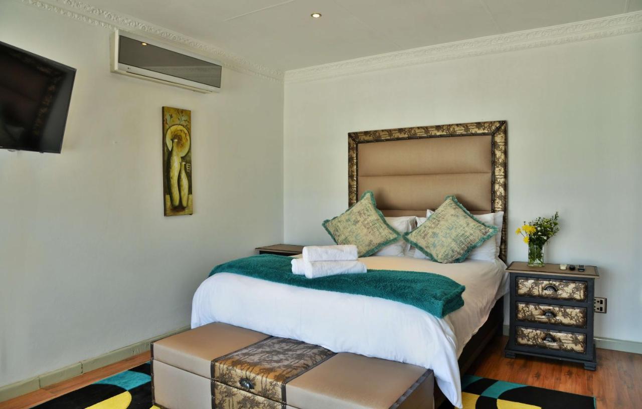Indlovukazi Guesthouse Hartbeespoort Bagian luar foto