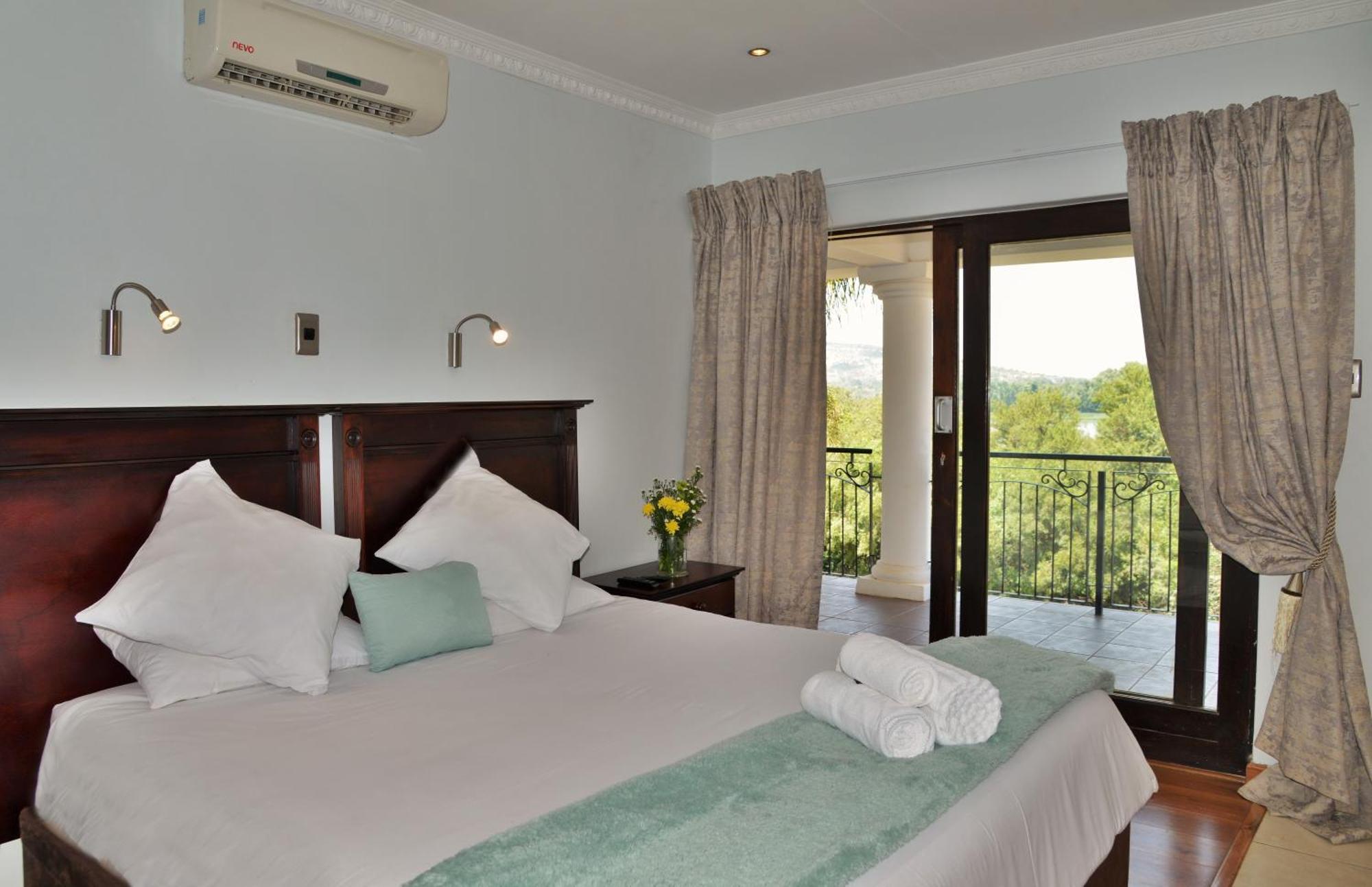 Indlovukazi Guesthouse Hartbeespoort Bagian luar foto