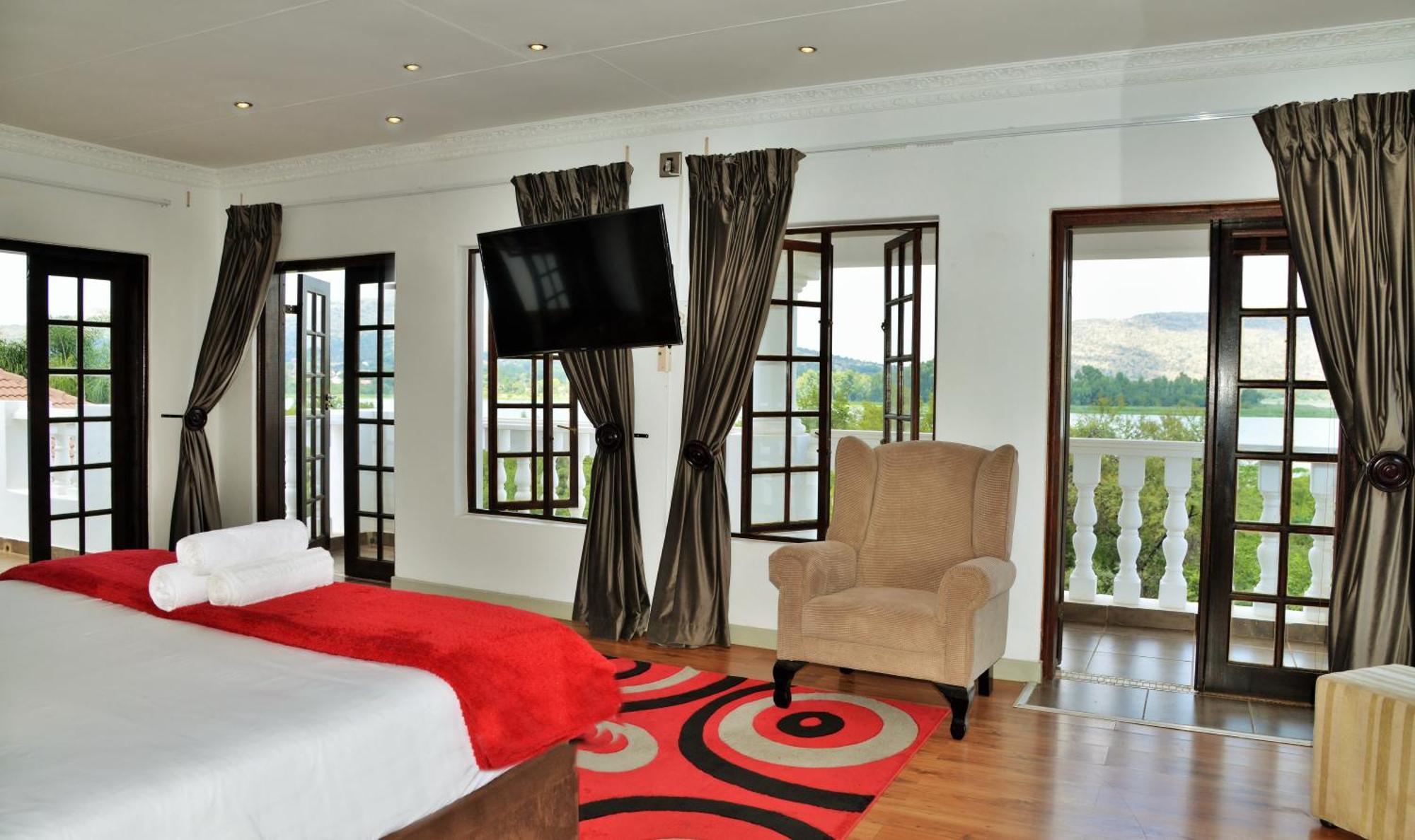 Indlovukazi Guesthouse Hartbeespoort Bagian luar foto